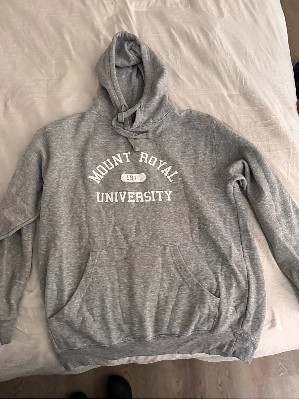 AVID Apparel Mount Royal University Hoodie Gray Pullover Hoodie Large